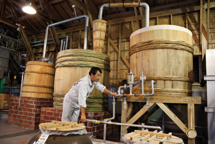 The Complete Guide to Japanese Drinks, Toshihiro Manzen at the Manzen Scochu Distillery