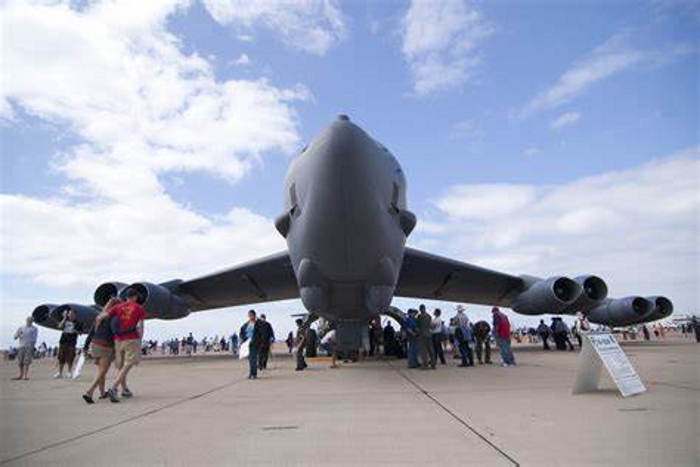 B-52 bomber aircraft