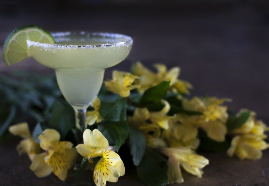 A margarita tequila cocktail