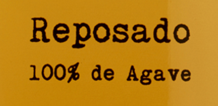 VIVIR Tequila Reposado bottle detail