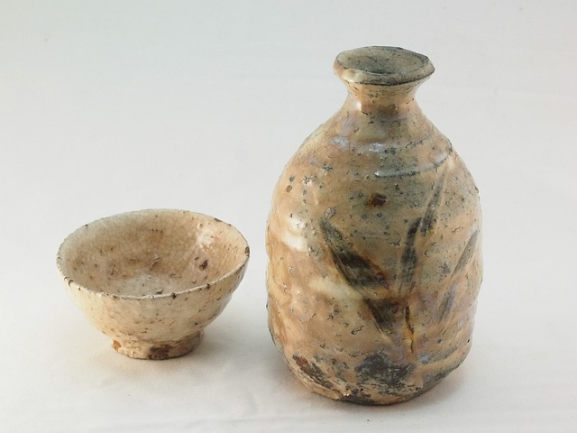 Sake cup and vessel