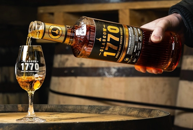 Pouring a 1770 Whisky at the Glasgow Distillery